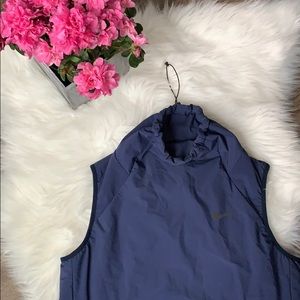 COPY - Womens Nike Aerolayer vest, size M